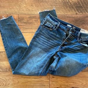 Rockstar Super Skinny Mid-Rise” NWT light wash